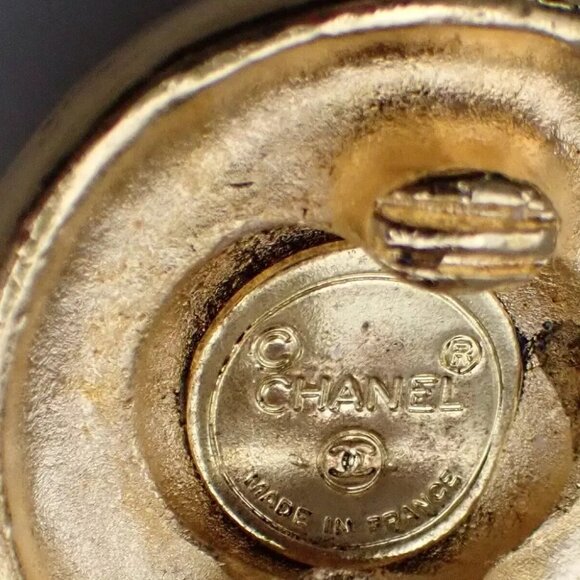 CHANEL CC Logo Button Round Earrings Clip-on Gold France Vintage 77RK787 - Picture 10 of 10